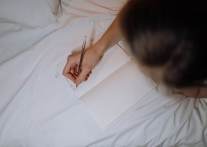Beginner Guide to Journaling Every Day for a Happier Mind